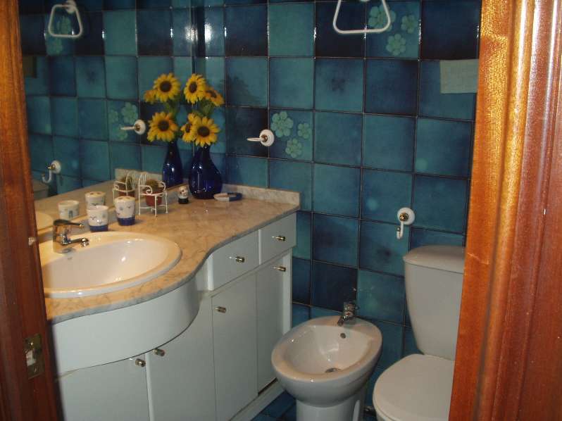 интерьер маленькой ванной комнаты 
